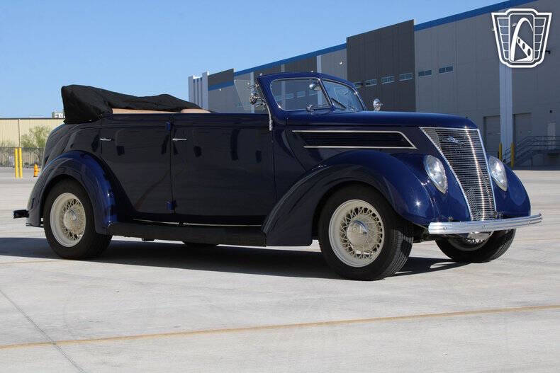 1937 Ford Phaeton