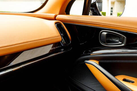 2025 Aston Martin DBX 707