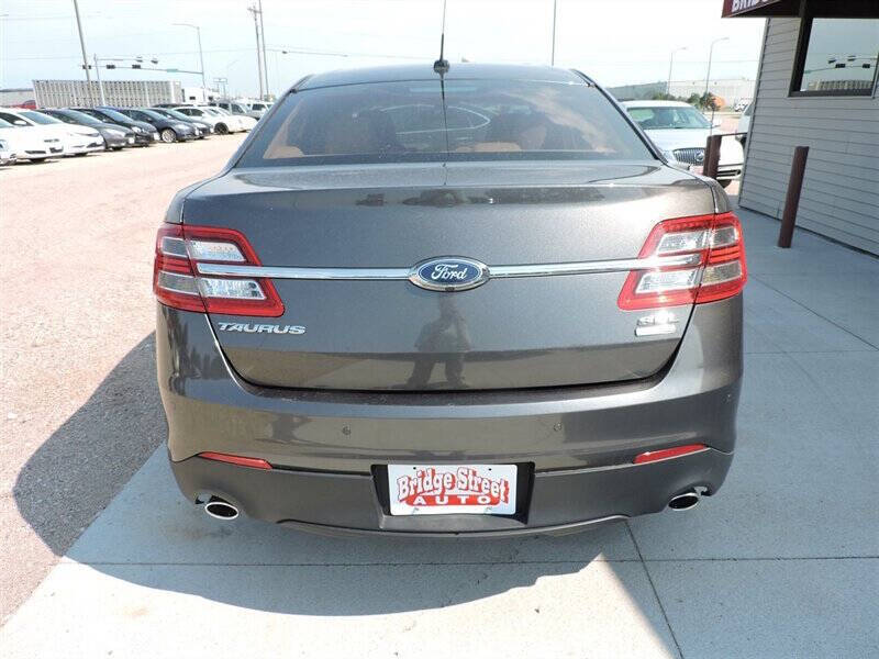 2015 Ford Taurus SEL