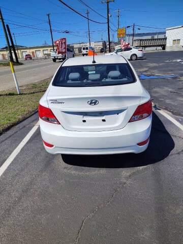 2016 Hyundai Accent SE