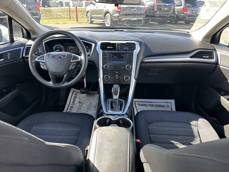 2016 Ford Fusion SE