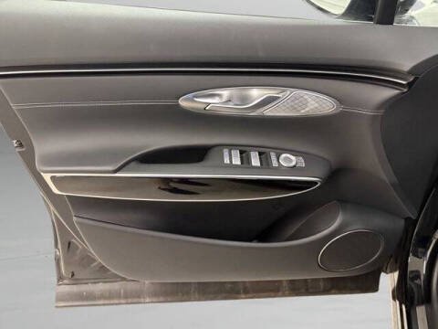 2025 Genesis GV70 2.5T Standard