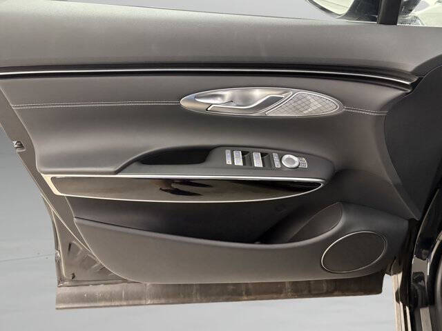 2025 Genesis GV70 2.5T Standard