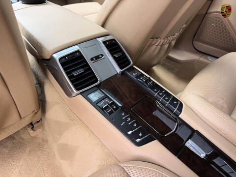 2016 Porsche Panamera