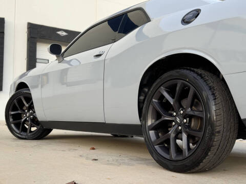 2020 Dodge Challenger SXT