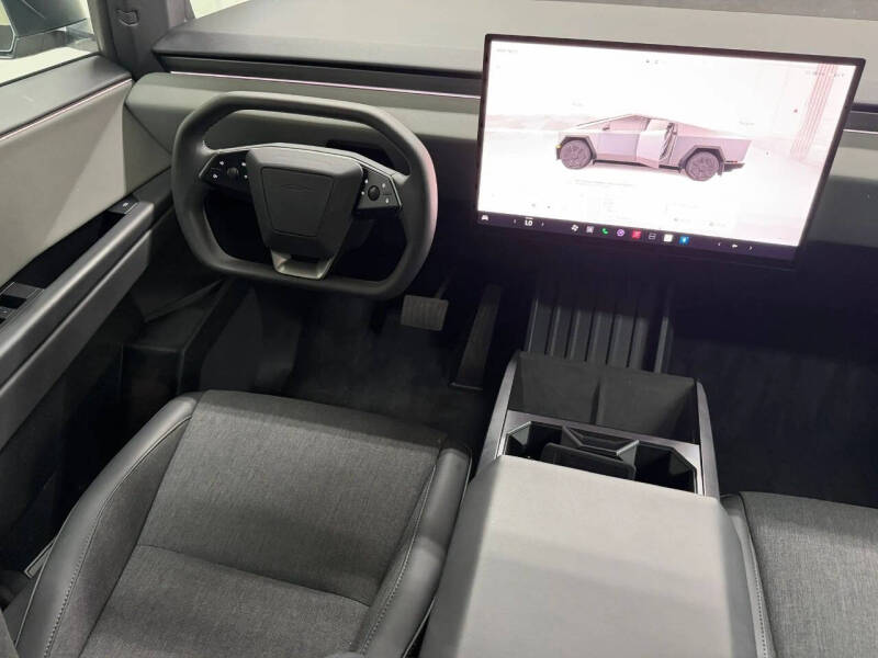 2025 Tesla Cybertruck Long Range