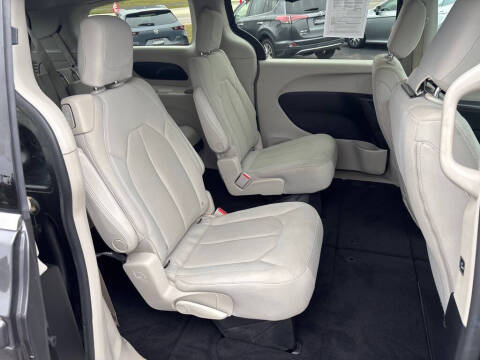 2017 Chrysler Pacifica Touring