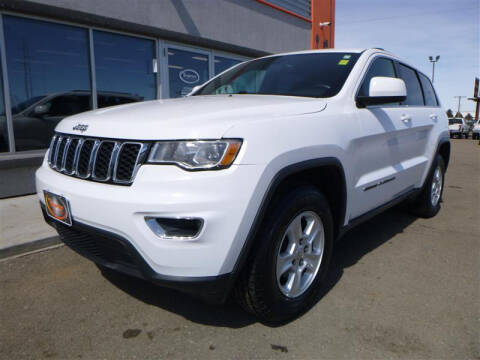 2017 Jeep Grand Cherokee for sale at Torgerson Auto Center in Bismarck ND