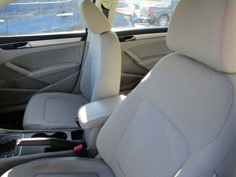 2017 Volkswagen Passat 1.8T S