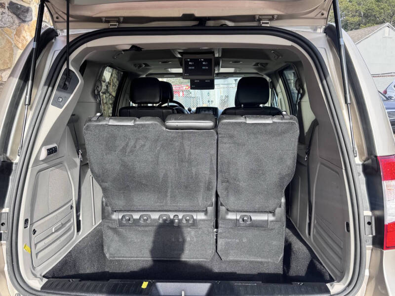 2015 Chrysler Town and Country Limited Platinum