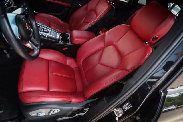2015 Porsche Macan S