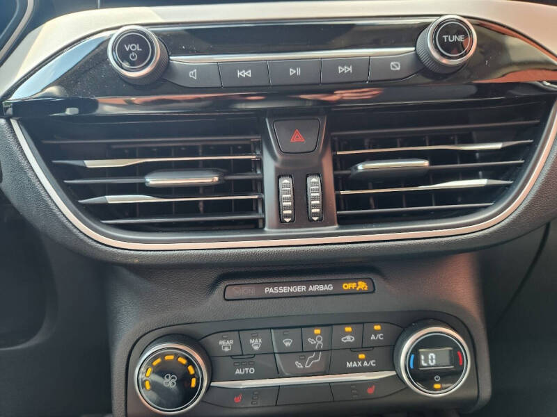 2020 Ford Escape SE