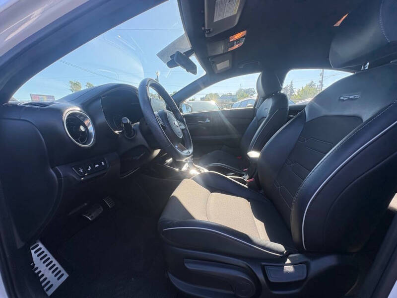 2020 Kia Forte GT Line
