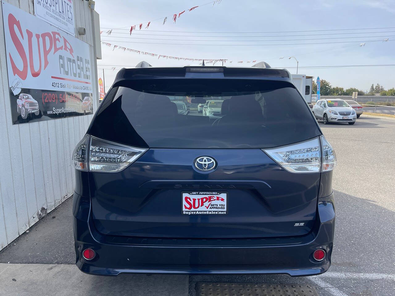 2018 Toyota Sienna for sale at Super Auto Sales Modesto in Modesto, CA