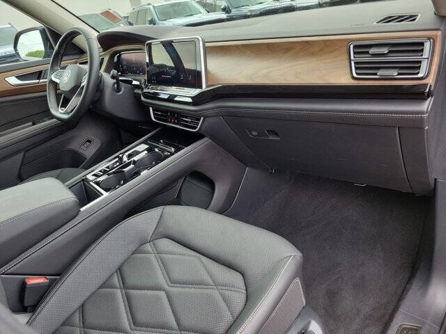 2025 Volkswagen Atlas SE