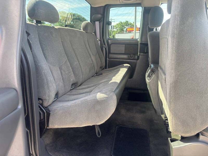 2005 Chevrolet Silverado 2500HD LS