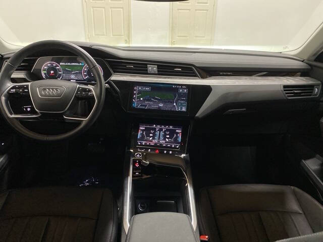 2024 Audi Q8 e-tron quattro Premium Plus