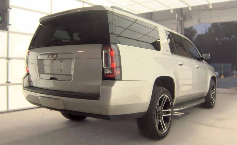 2017 GMC Yukon XL SLE