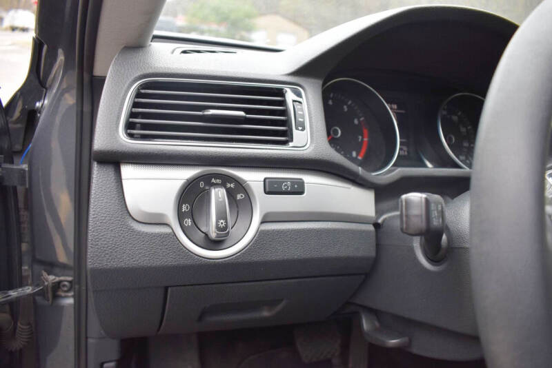 2017 Volkswagen Passat 1.8T S