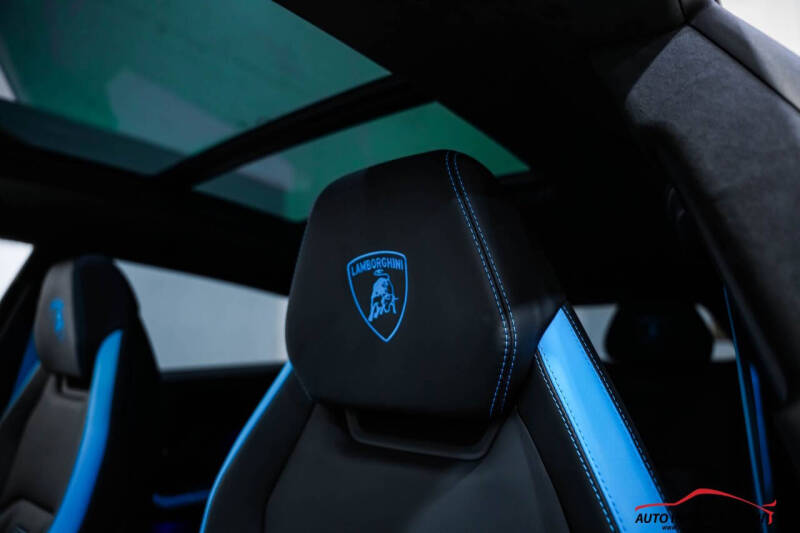2025 Lamborghini Urus SE