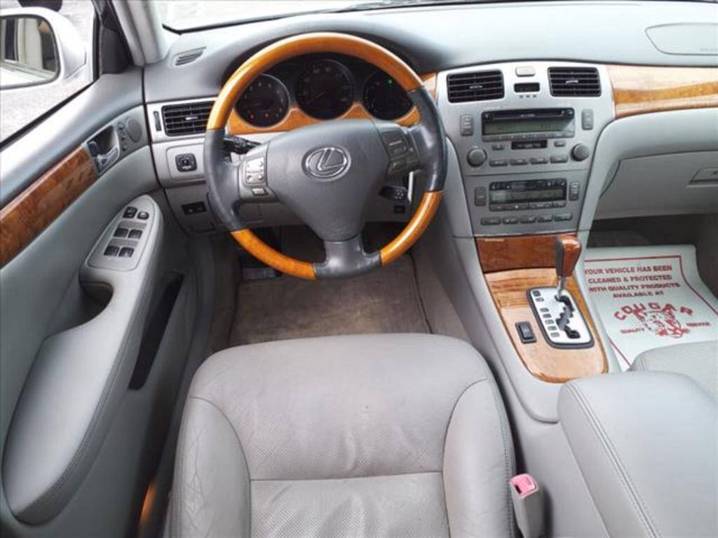 2005 Lexus ES 330 for sale at MOORE BROTHERS in Oxford, MS