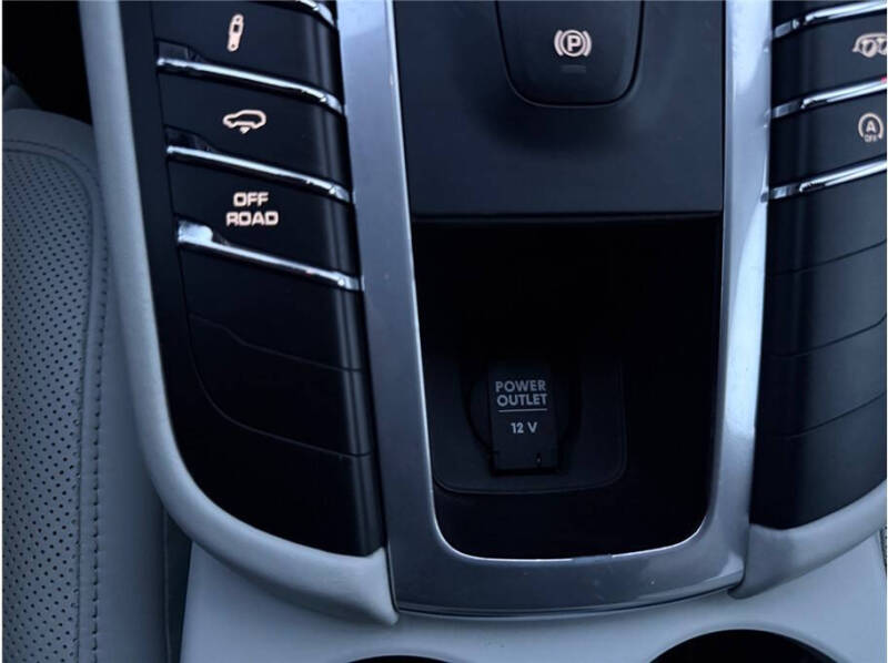 2020 Porsche Macan Turbo