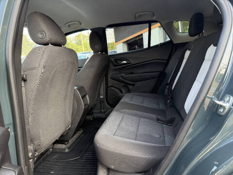 2025 Chevrolet Trax LS