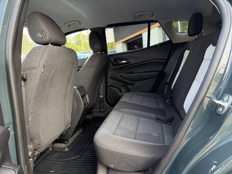 2025 Chevrolet Trax LS