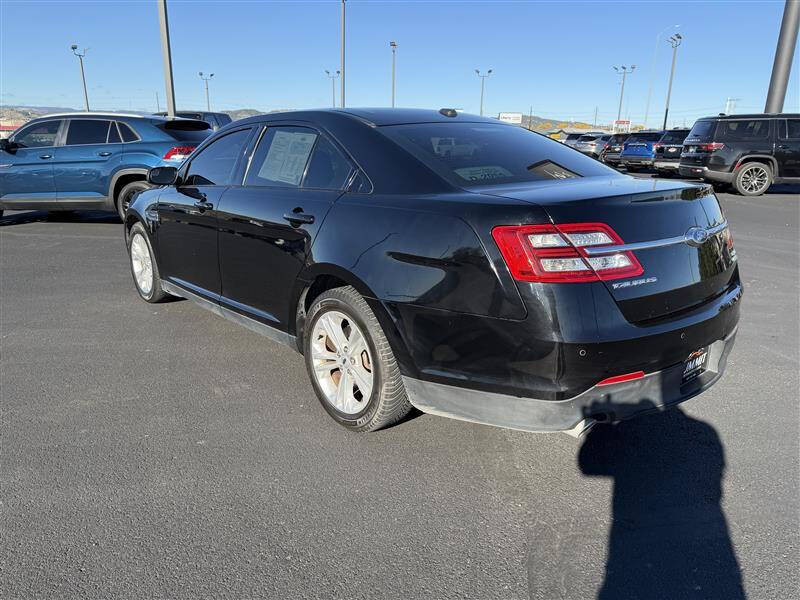 2018 Ford Taurus SEL