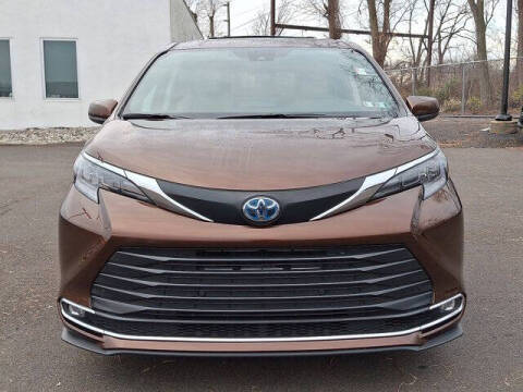 2024 Toyota Sienna XLE 7-Passenger