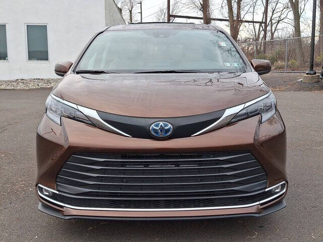 2024 Toyota Sienna XLE 7-Passenger