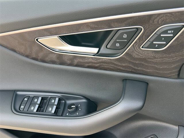 2022 Audi Q8 quattro Premium Plus 55 TFSI