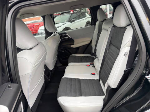 2025 Mitsubishi Outlander SE