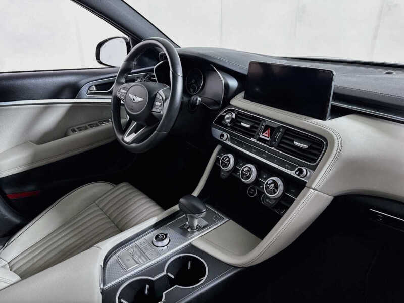 2023 Genesis G70