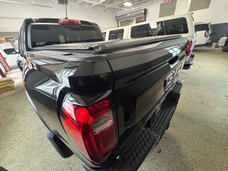2024 GMC Canyon AT4