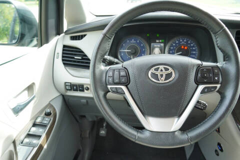 2020 Toyota Sienna XLE 8-Passenger