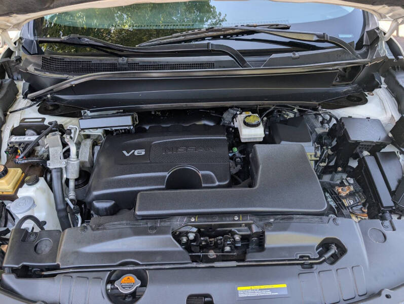 2017 Nissan Pathfinder SL