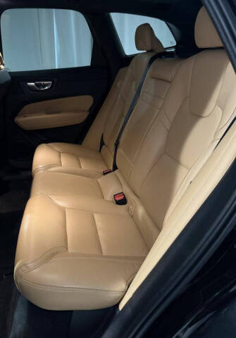 2021 Volvo XC60 T5 Inscription