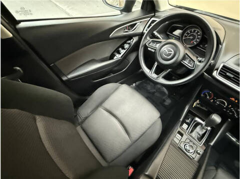 2017 Mazda MAZDA3 Sport