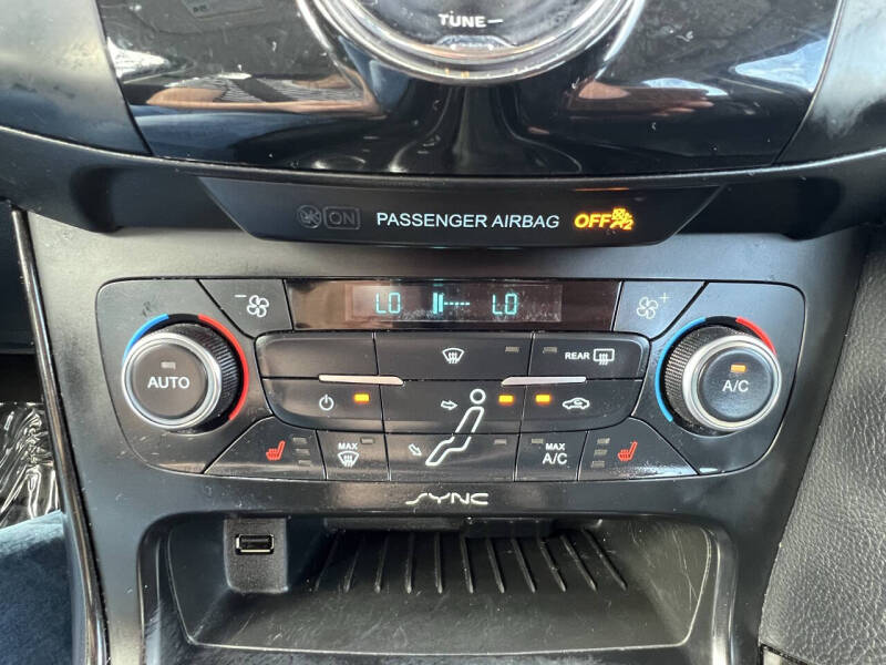 2017 Ford Focus Titanium