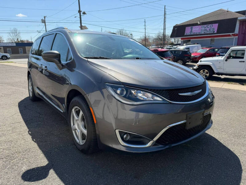 2017 Chrysler Pacifica Touring-L Plus