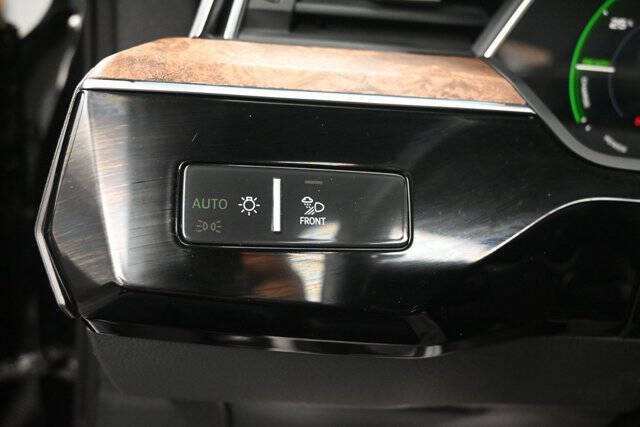 2019 Audi e-tron quattro Prestige