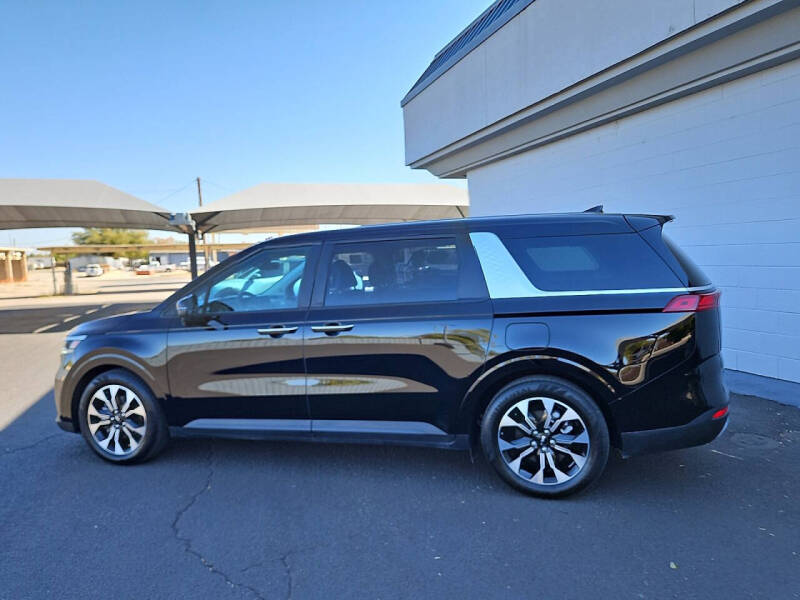 2024 Kia Carnival EX