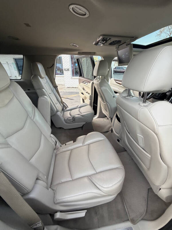 2017 Cadillac Escalade Luxury