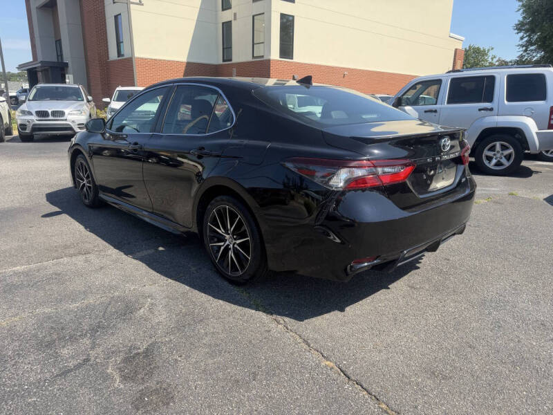 2022 Toyota Camry SE