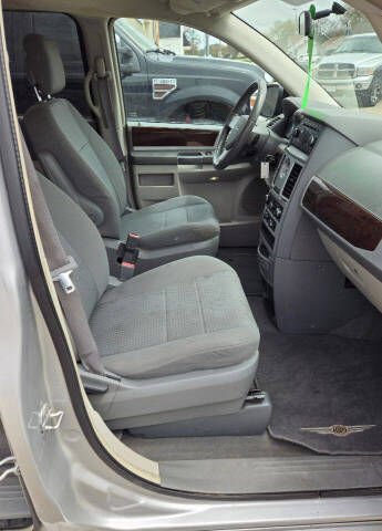 2010 Chrysler Town and Country Touring