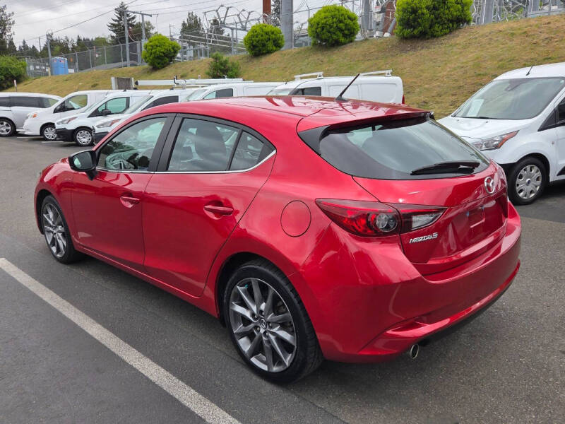 2018 Mazda MAZDA3 Touring