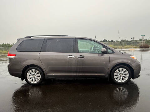 2012 Toyota Sienna XLE 7-Passenger