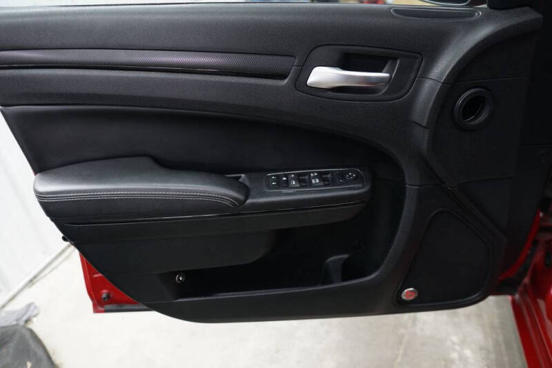 2016 Chrysler 300