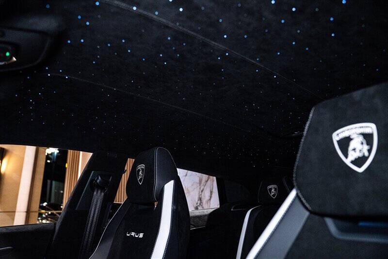 2023 Lamborghini Urus Performante